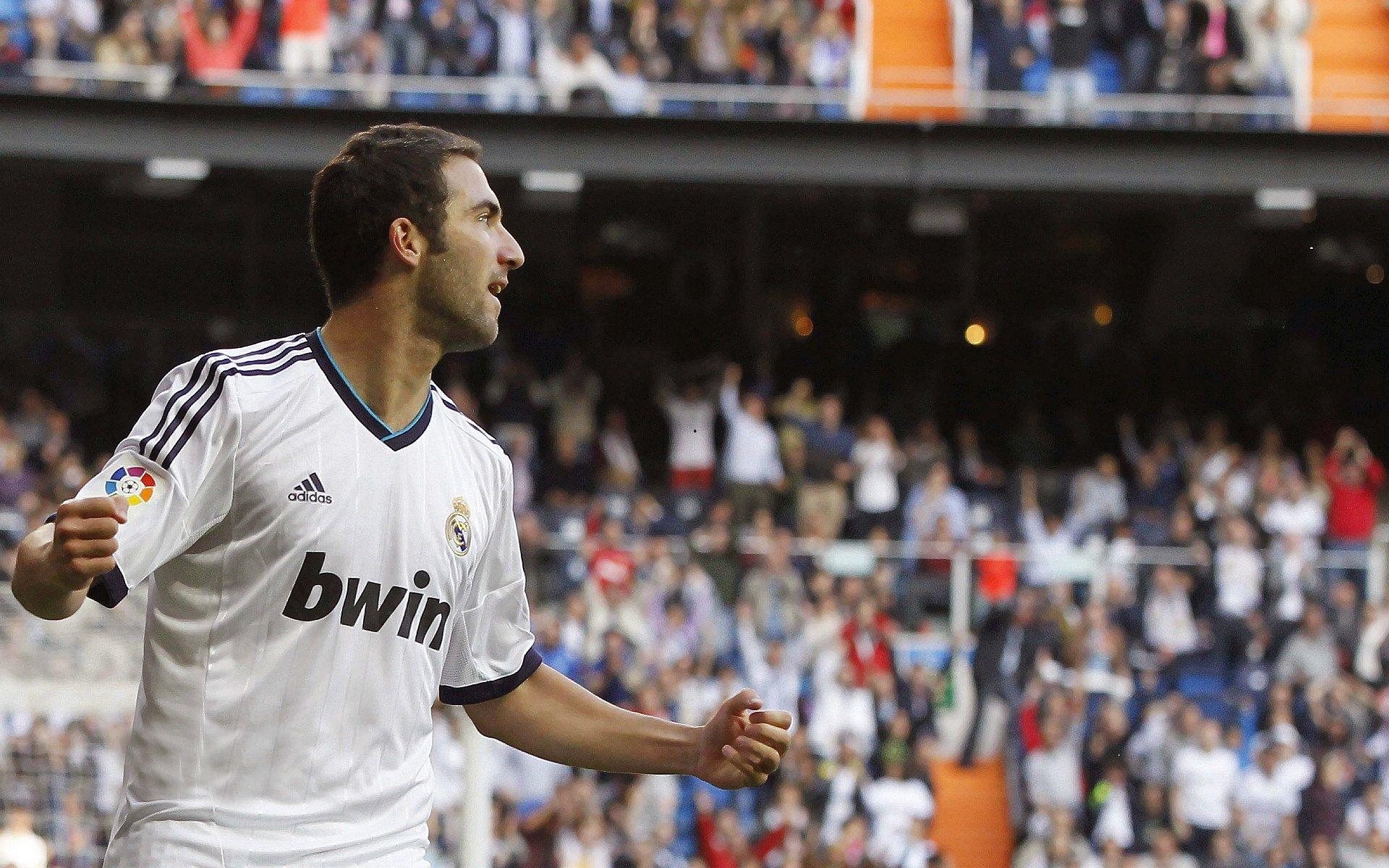 都体曝费内巴切锁定先租后买目标，穆里尼奥或亲自出马促成关键转会