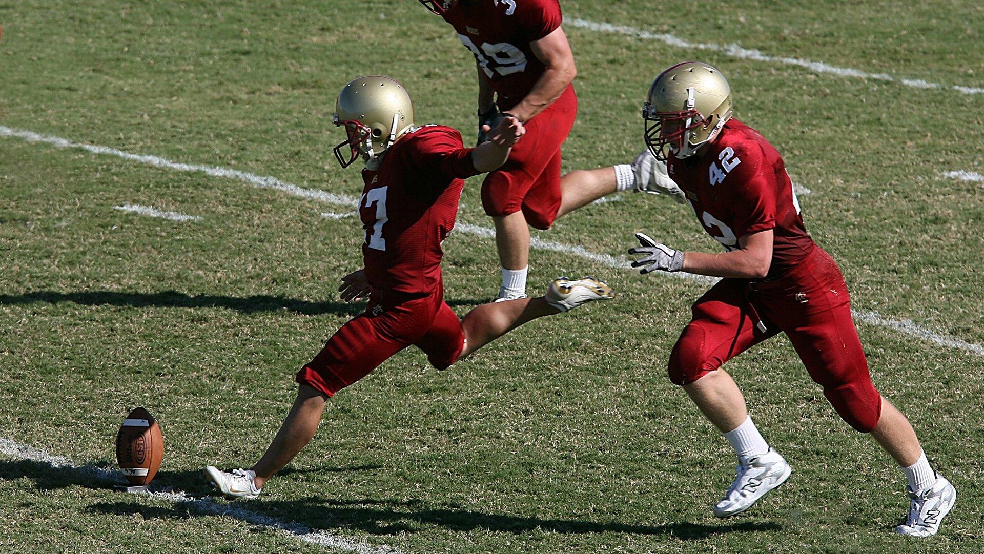 范加尔坚称补时点球不存在,争议前锋逆境中通过信任考试