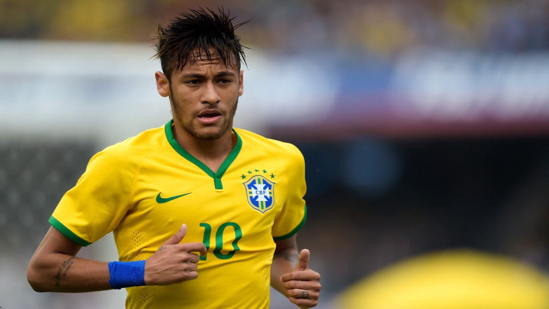 圆领衫致敬贝利 罚球点成头上光环 梅西也是王者