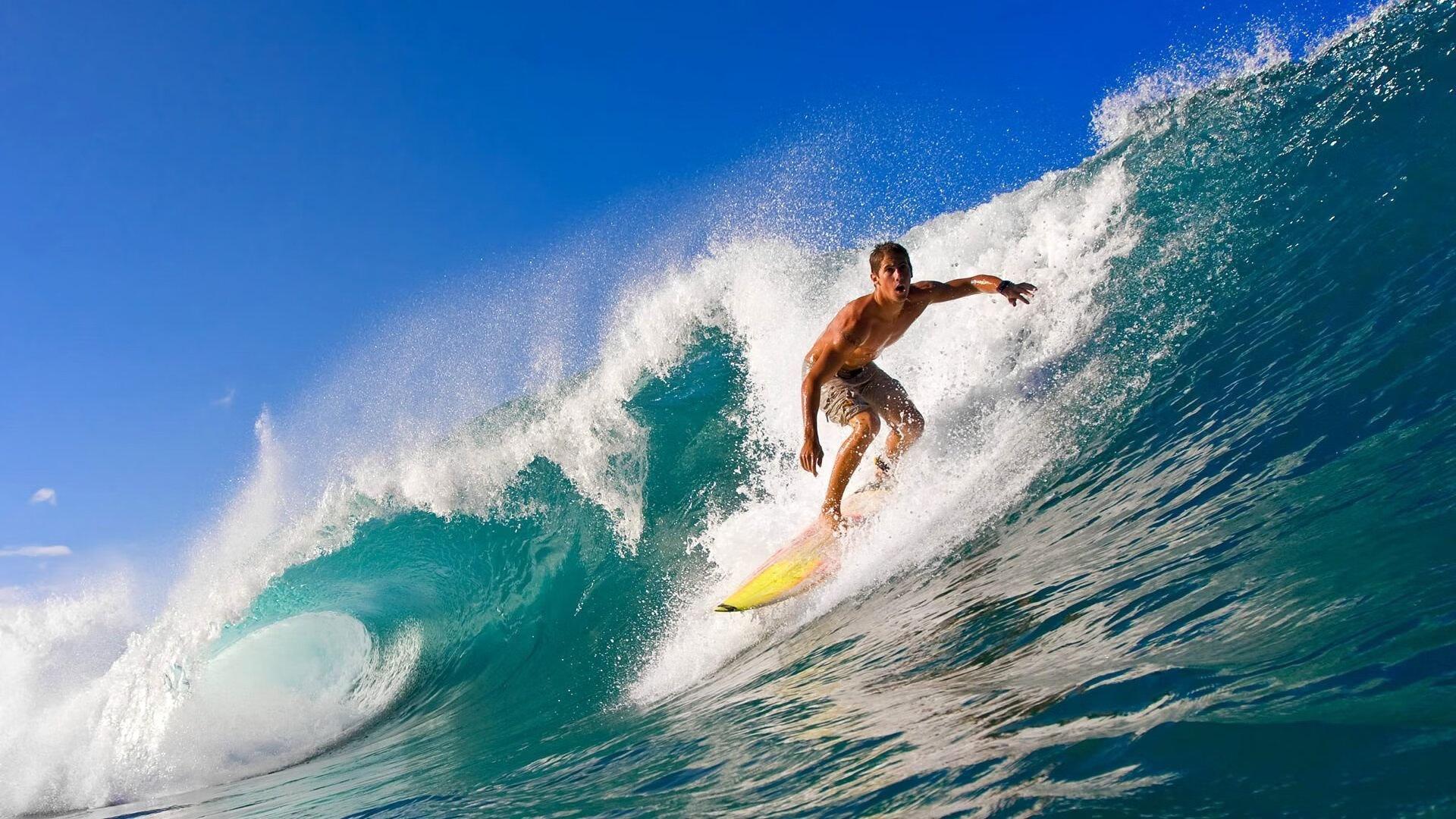 BBC王牌节目集体罢工，莱因克尔停职为何天摇地动？